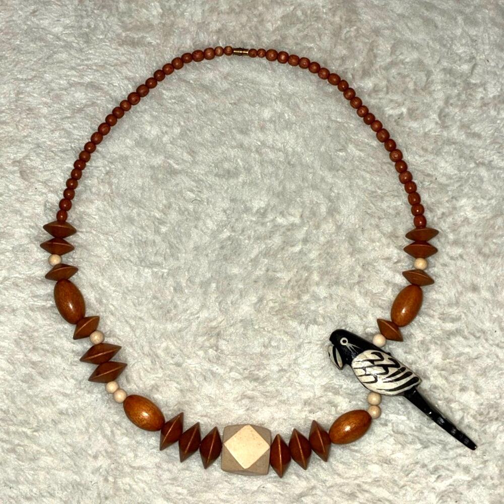 Vintage hand-carved wood bird fetish necklace - Picture 2 of 3